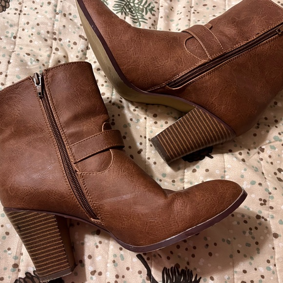 Tan booties - Picture 3 of 4